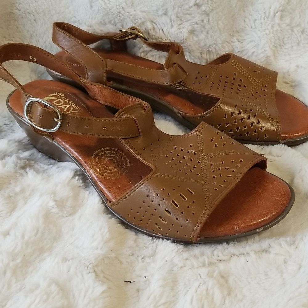Cklass Days Womens Brown Sandals Size 6